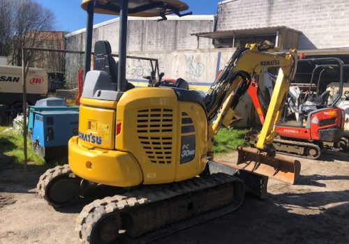 145 KOMATSU PC30 MR-5 (1)